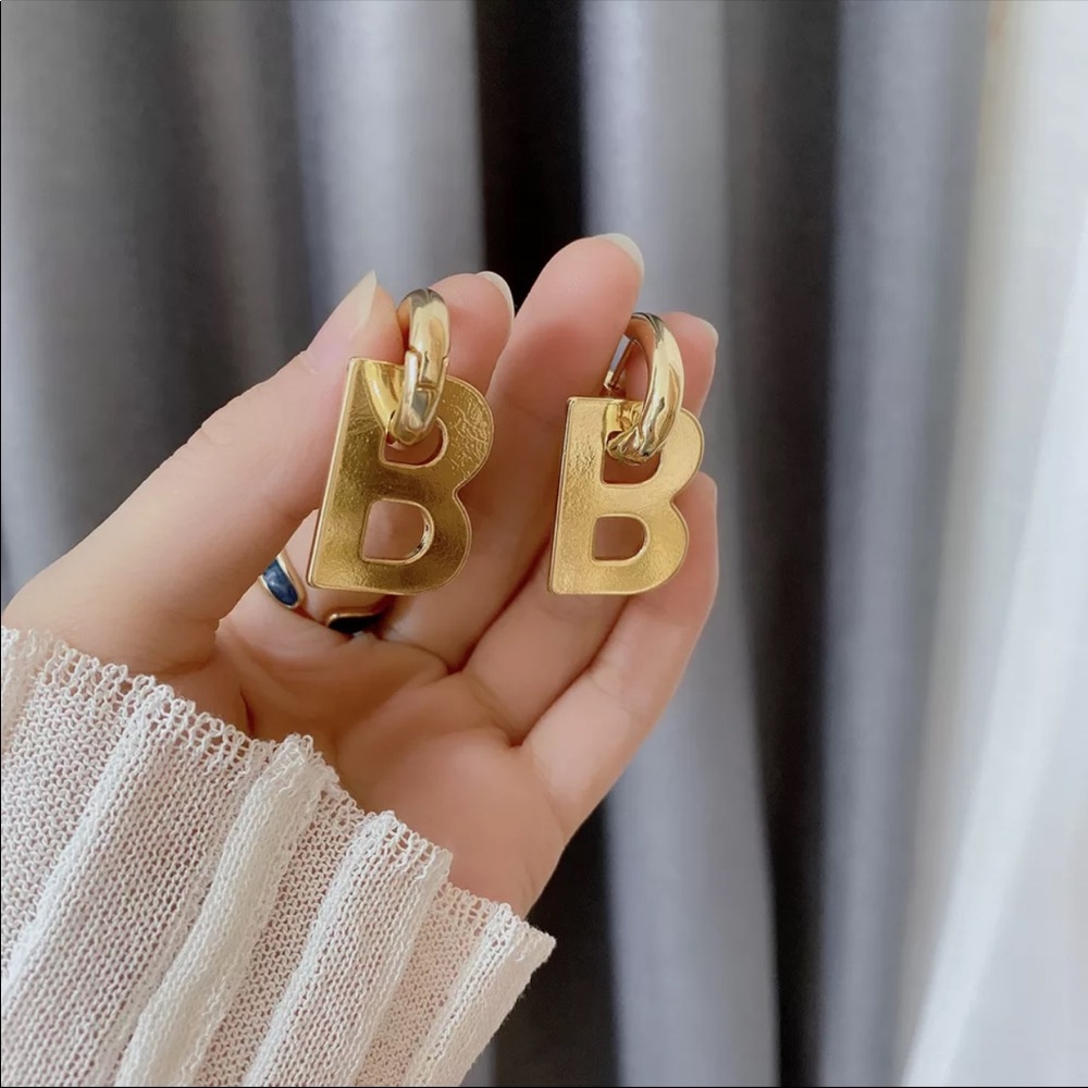 B earrings - Picture 4 of 5